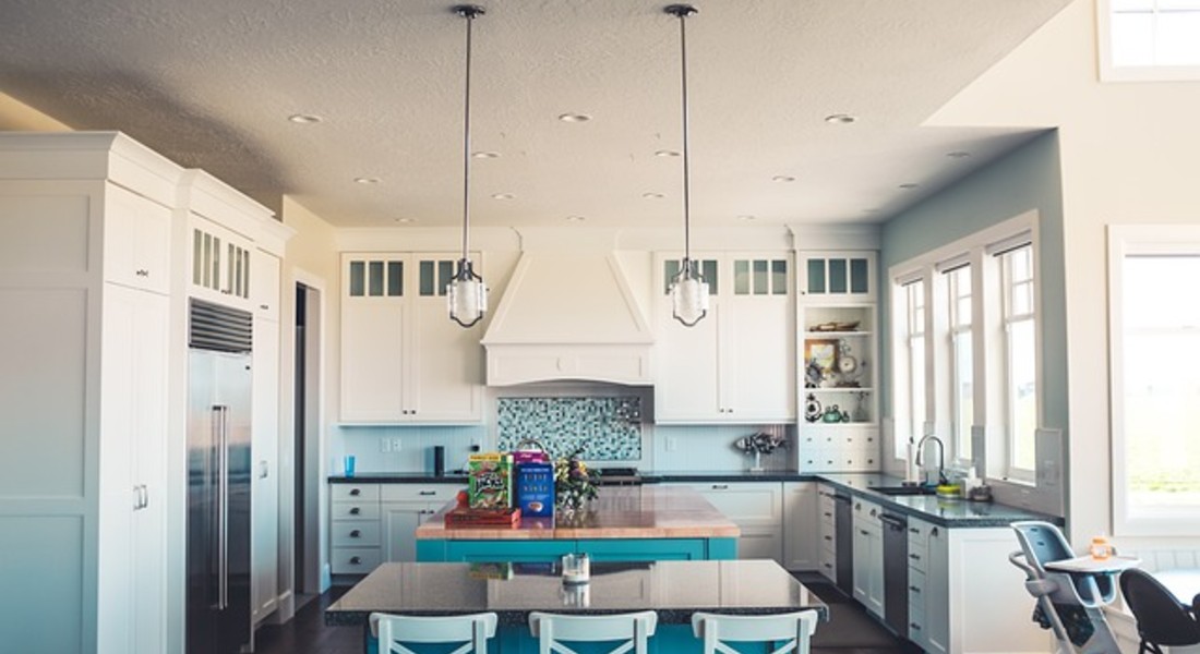 Light-Brown-Kitchen-Cabinets