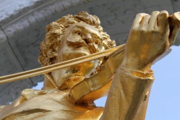 Waltzing-in-Vienna