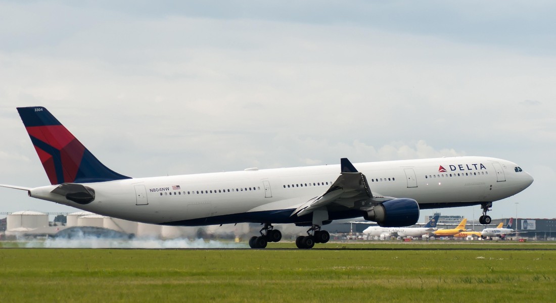 Delta-Flight-DL275